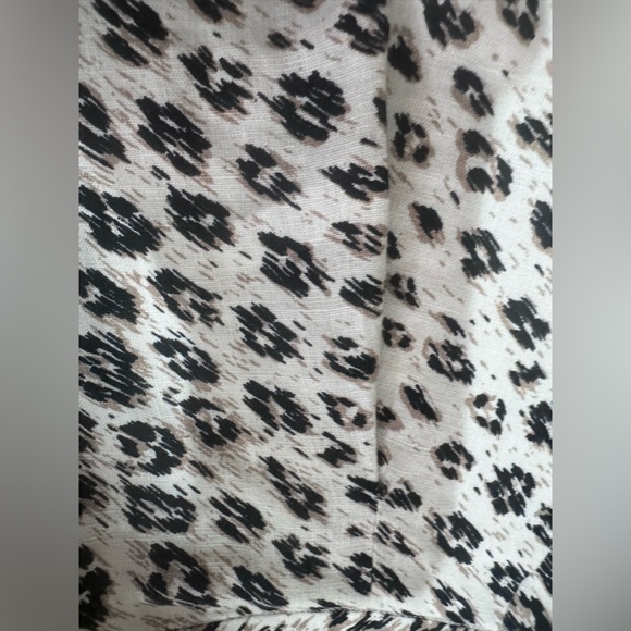 NWT Joie linen shorts. Sz 8 - Picture 12 of 13